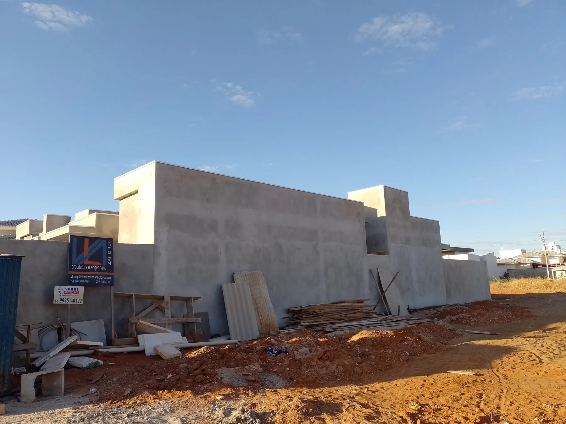 Casas em construção no Florais da Mata, parte da trajetória VLA